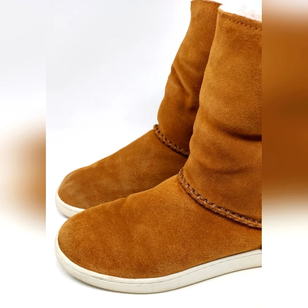 UGG Women's Mika Classic Sneaker Boot Chestnut Size 8 - Picture 4 of 9